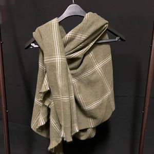 Green shawl/ scarf